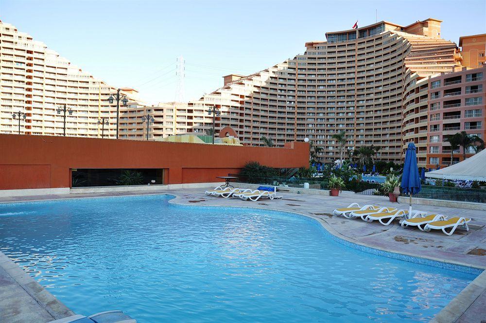 Porto Sokhna Pyramids Apartments Powered By Amer-Group Family Only Ain Sukhna Exterior photo