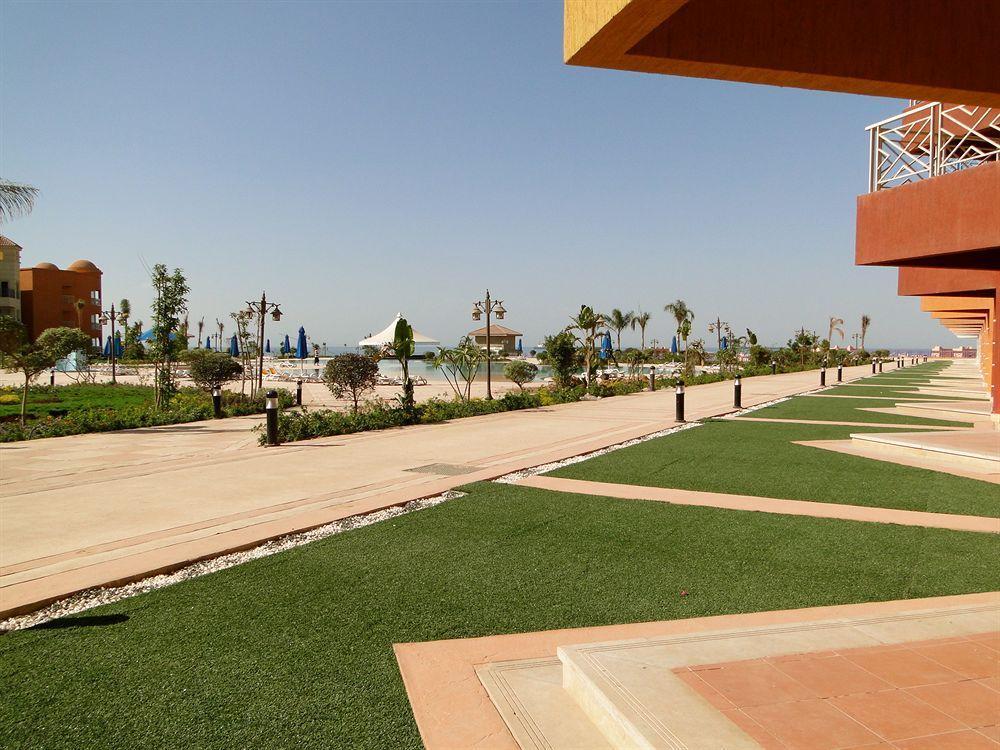 Porto Sokhna Pyramids Apartments Powered By Amer-Group Family Only Ain Sukhna Exterior photo