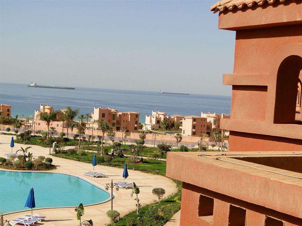 Porto Sokhna Pyramids Apartments Powered By Amer-Group Family Only Ain Sukhna Exterior photo
